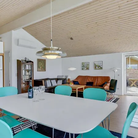 Stunning Home In Broager With Wifi *
