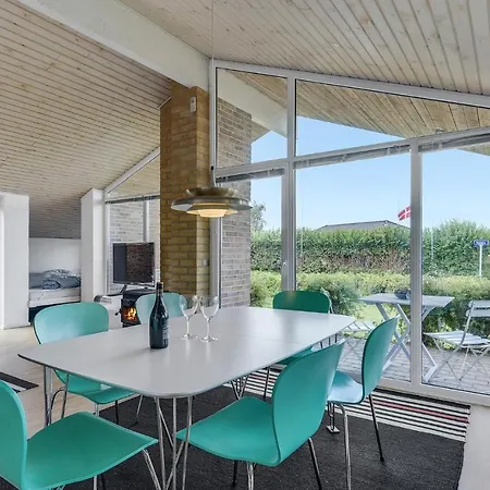 Two-bedroom In Prázdninový dům Broager