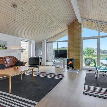 Two-bedroom In Vakantiehuis *