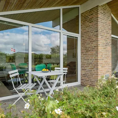 Stunning Home In Broager With Wifi *