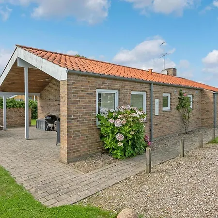 Stunning Home In Broager With Wifi *